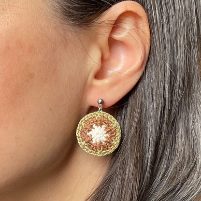 Circle crochet stud earrings